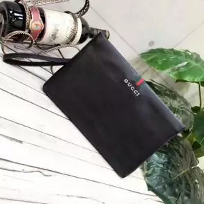 nouveau gucci clutch sac black interior zipper and two smartphone pockets